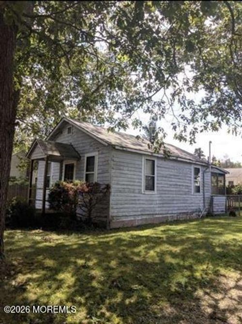480 W End Ave, Toms River, NJ, 08753-7051 | Card Image