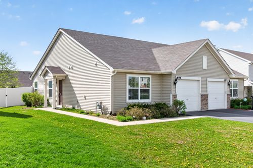 696 Vine St, Hampshire, IL, 60140-5620 | Card Image