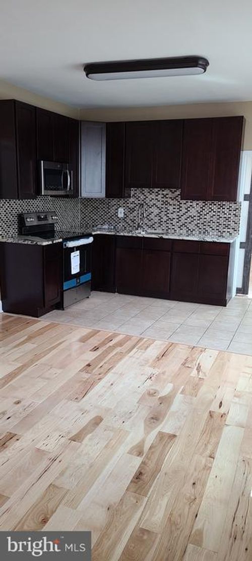 1524 Dyre St, PHILADELPHIA, PA, 19124-1922 | Card Image