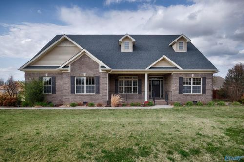 105 Kelsey Dr, New Market, AL, 35761-9216 | Card Image