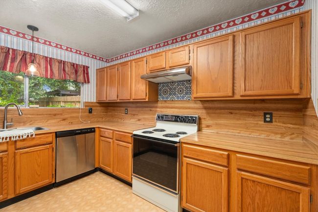 5211 Pimberton Ln, House other with 3 bedrooms, 2 bathrooms and 2 parking in Spring TX | Image 19