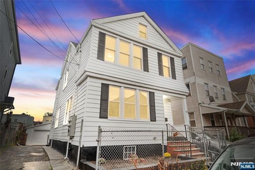 366 Badger Ave, Newark, NJ, 07112-2744 | Card Image