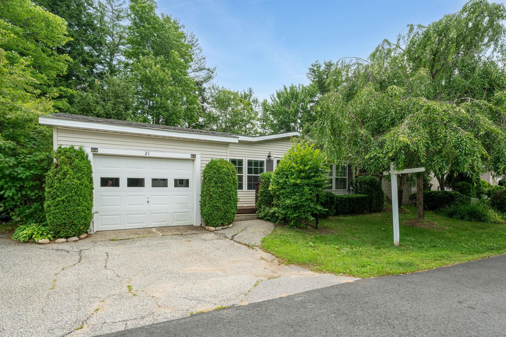 Magnolia Ln, Belmont, NH 03220