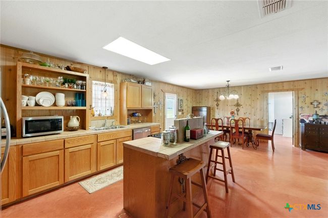 Kitchen island main house | Image 9