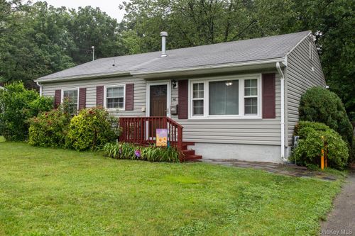 46 Van Wyck Dr, Poughkeepsie, NY, 12601-1534 | Card Image