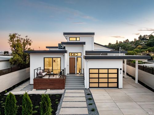 39 Strawberry Cir, Mill Valley, CA, 94941-4908 | Card Image