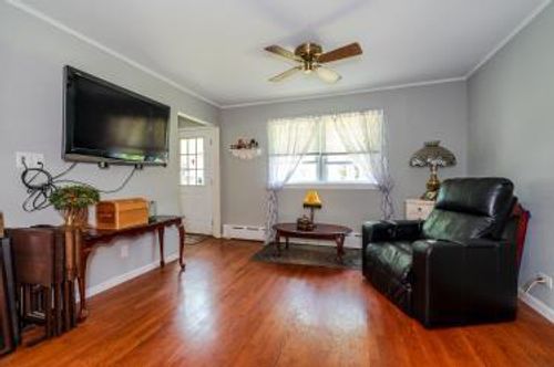 20 Wainwright St, Ronkonkoma, NY, 11779-4713 | Card Image