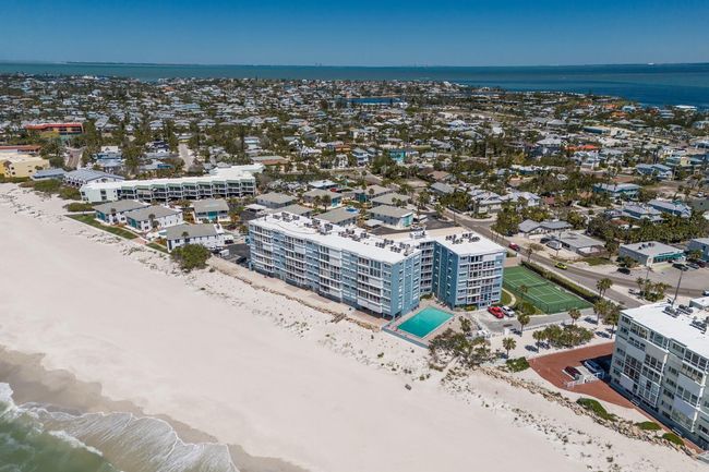 UNIT-204 - 5300 Gulf Dr, Condo with 2 bedrooms, 2 bathrooms and null parking in Holmes Beach FL | Image 82