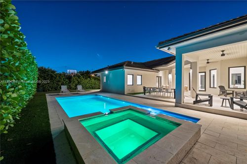 525 Sw 87th Ave, Miami, FL, 33174-2415 | Card Image