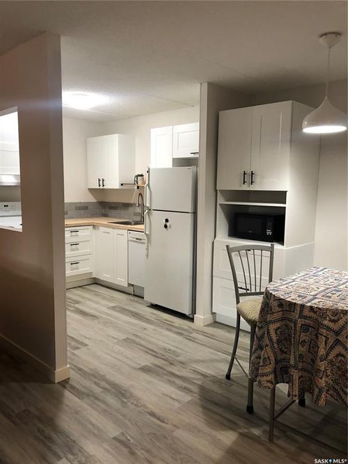 201-437 Pendygrasse Rd, Saskatoon, SK, S7M5C1 | Card Image