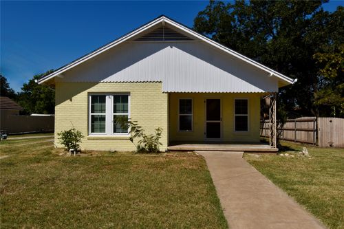 1204 Peach St, Brady, TX, 76825-5324 | Card Image