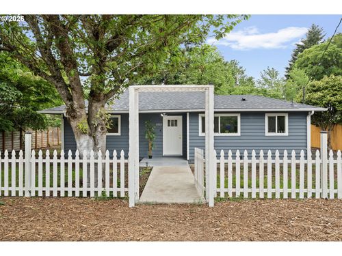 8923 Se Clinton St, Portland, OR, 97266-1435 | Card Image
