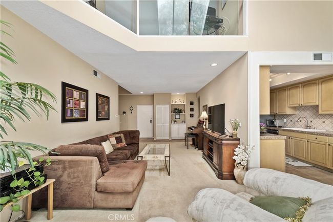 APT-326 - 13331 Moorpark St, Condo with 2 bedrooms, 2 bathrooms and 2 parking in Sherman Oaks CA | Image 7