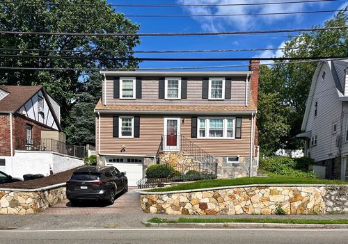 469 Appleton St, Arlington, MA, 02476-7050 | Card Image