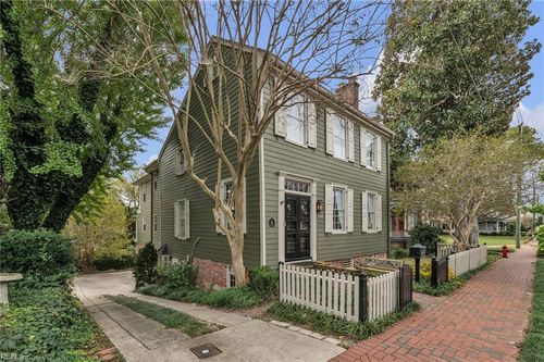 338 S Church St, Smithfield, VA, 23430-1702 | Card Image