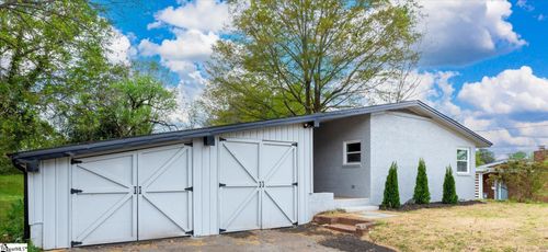 111 E Belvedere Rd, Greenville, SC, 29605-2756 | Card Image