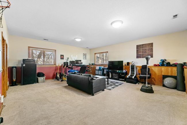 Lower level - family room | Image 24