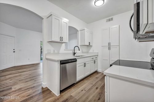 unit-e1017-6850 Sharlands Ave, Reno, NV, 89523-2787 | Card Image