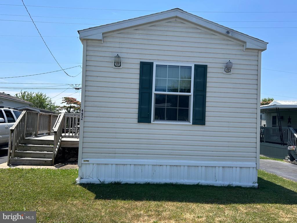 Brendon Dr, Leola, PA 17540