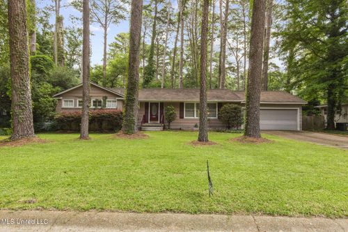 5430 Pine Lane Dr, Jackson, MS, 39211-4016 | Card Image