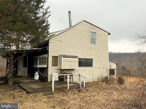 986 Rushing River Rd, AUGUSTA, WV, 26704-2690 | Card Image