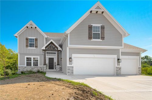 11803 N Bellaire Ave, Kansas City, MO, 64156-7709 | Card Image