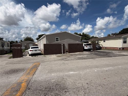 220 Ne 12th Ave, Homestead, FL, 33030-6227 | Card Image