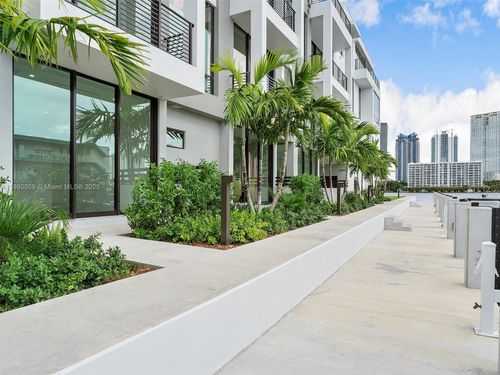 8-4004 Ne 167th St, North Miami Beach, FL, 33160 | Card Image