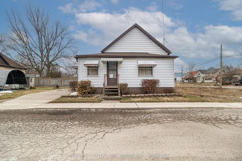 21 Owaissa Street, St Thomas, ON, N5P1T1 | Card Image