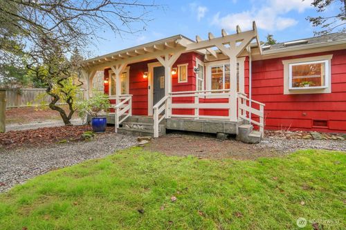 16305 27th Ave Ne, Shoreline, WA, 98155-6410 | Card Image