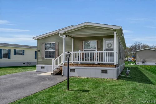 99 Elmhurst Dr, Lockport, NY, 14094-8925 | Card Image