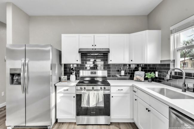 1702 17 Th St, House other with 3 bedrooms, 2 bathrooms and null parking in Hondo TX | Image 13
