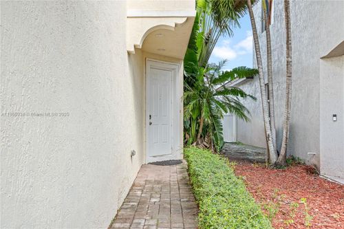 3911 Ne 13th Dr, Homestead, FL, 33033-5932 | Card Image