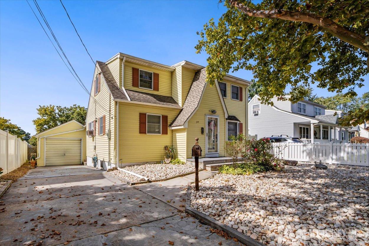 Buchanan Ave, Parlin, NJ 08859