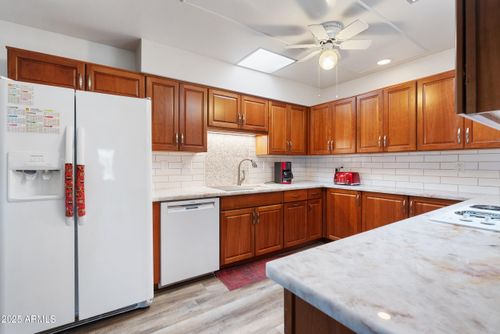 13409 N Emberwood Dr, Sun City, AZ, 85351-2822 | Card Image