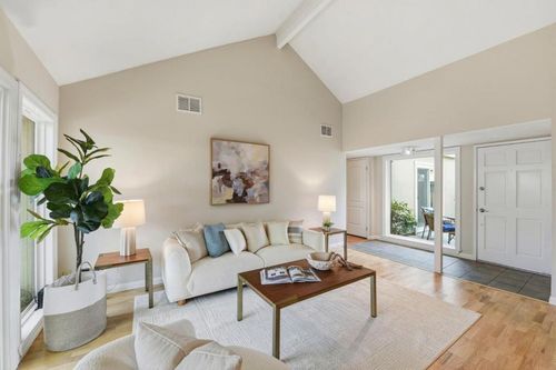 5655 Sunflower Ln, San Jose, CA, 95118-3548 | Card Image