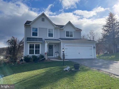 225 Cornfield Circle, LEWISTOWN, PA, 17044 | Card Image