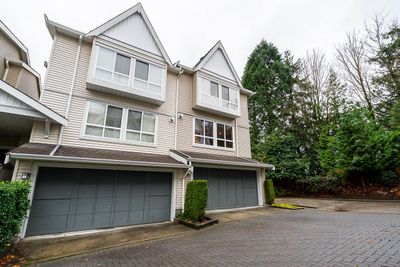 7433 Hawthorne Terr, Townhouse with 3 bedrooms, 2 bathrooms and 2 parking in Burnaby BC | Image 3