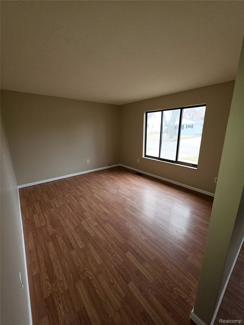 1211 Myrtle St, Port Huron, MI, 48060-1304 | Card Image