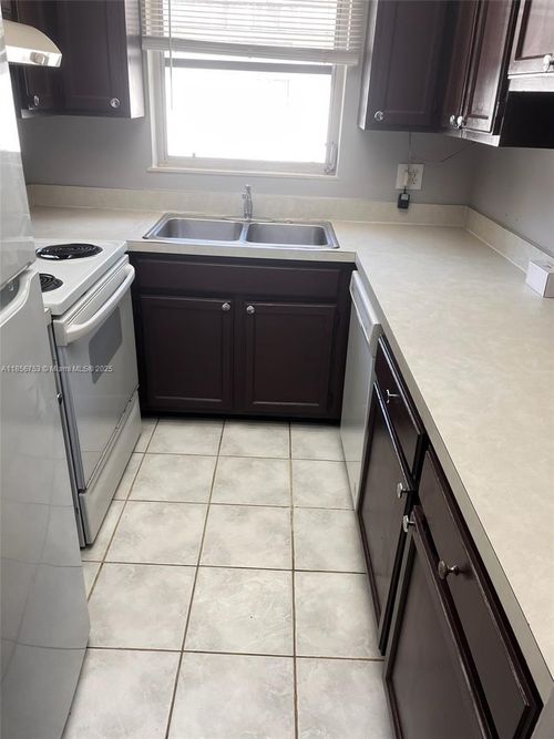 apt-4-8877 Nw 28th Dr, Coral Springs, FL, 33065-5262 | Card Image