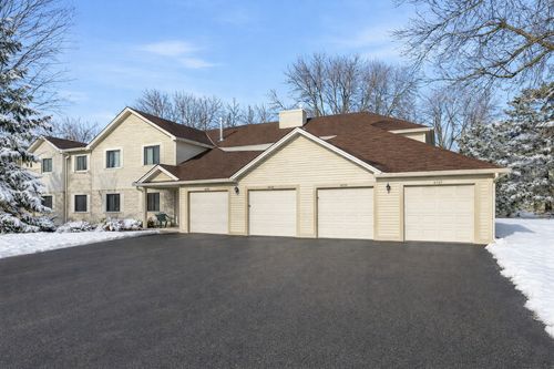 4372 Buckingham Ct, Vadnais Heights, MN, 55127-3682 | Card Image