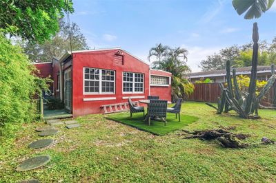 1208 Sw 18th Ct, House other with 3 bedrooms, 2 bathrooms and null parking in Fort Lauderdale FL | Image 2