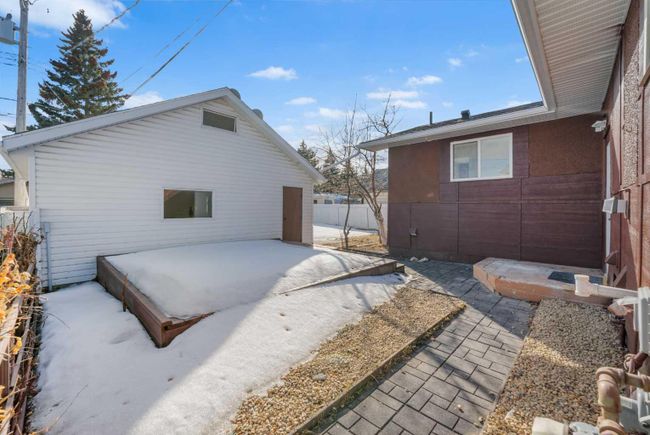 351 94 Avenue Se, Home with 5 bedrooms, 3 bathrooms and 3 parking in Calgary AB | Image 44