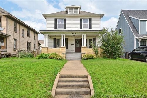 1104 S Johnstone Ave, Bartlesville, OK, 74003-4739 | Card Image