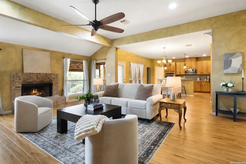 900 Charter Oak Dr, Canyon Lake, TX, 78133-5712 | Card Image