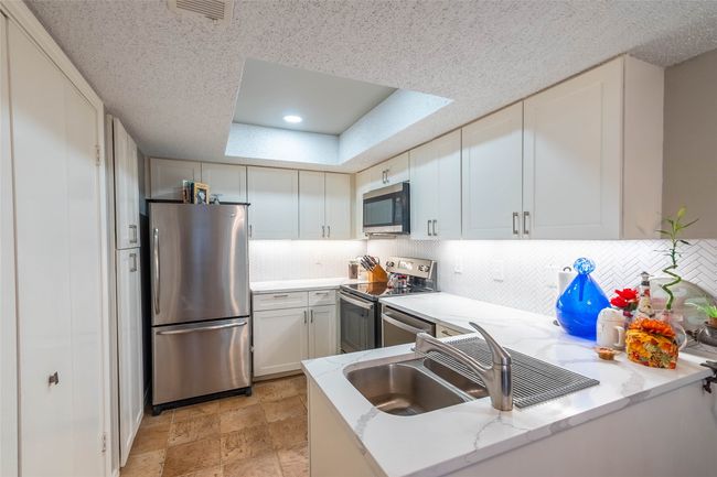 APT-102 - 18040 Midway Rd, Condo with 2 bedrooms, 2 bathrooms and null parking in Dallas TX | Image 12