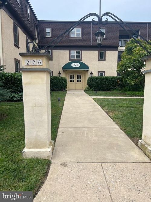 apt-306-226 N Essex Ave, NARBERTH, PA, 19072-2154 | Card Image