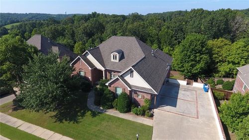 3703 Nw Mountainview Rd, Bentonville, AR, 72712-8092 | Card Image