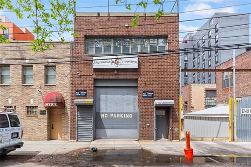 37-14 13th Street, New York, NY, 11101 | Card Image