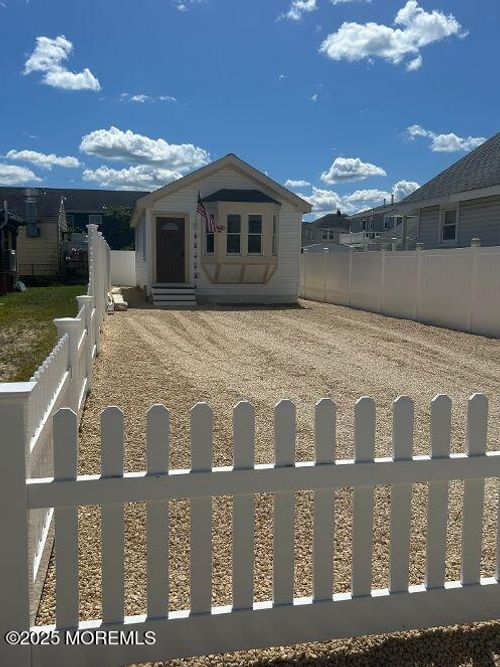 105 O St, Seaside Park, NJ, 08752-1141 | Card Image